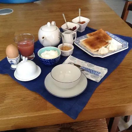 Entre Pays Basque Et Bearn Bed & Breakfast
